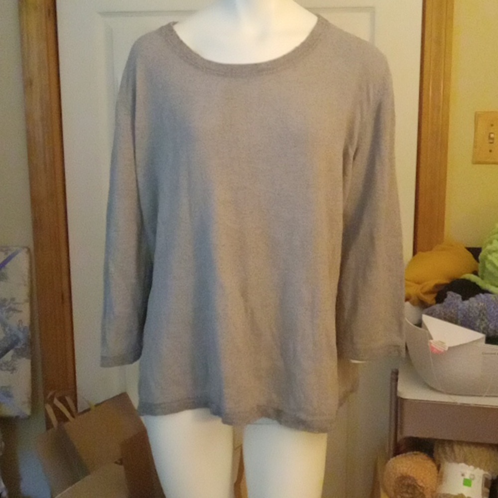 Gray sweater - Picture 1 of 4